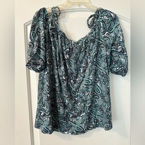 Beautiful top. Great condition.
